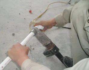 李沧漏水维修电话